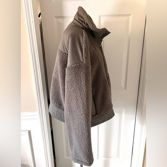 NWT Under Armour Cozy Sporty Legacy Sherpa Full Zip Gray Jacket Size Large - Picture 6 of 8